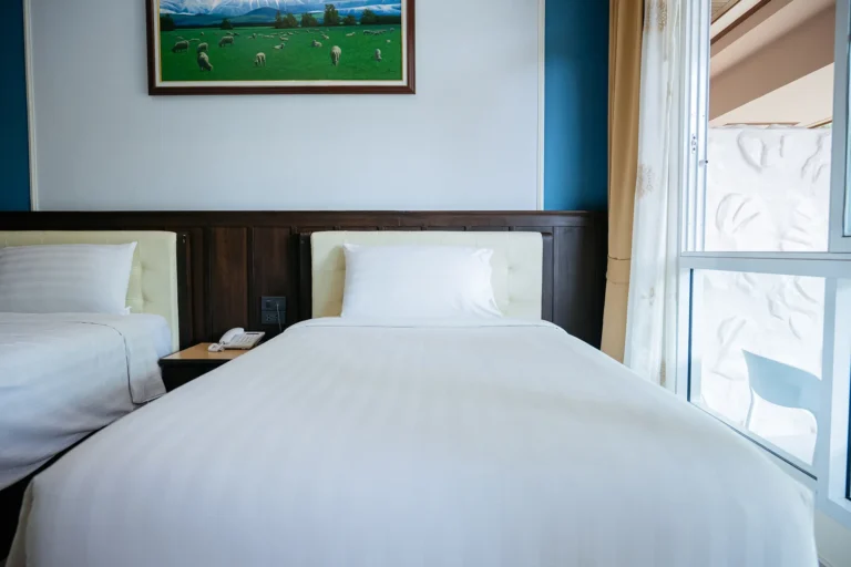 superior-twin-garden-view-pattaya-villawanida-03