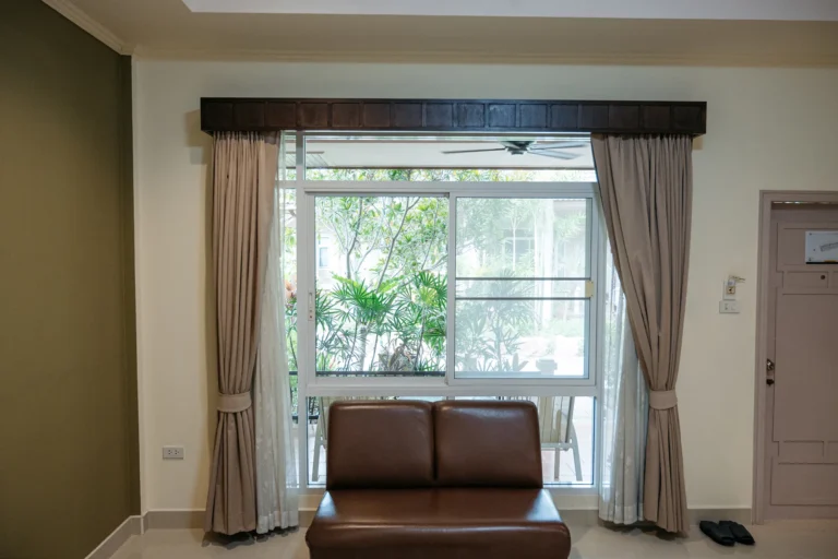 superior-twin-garden-view-pattaya-villawanida-05