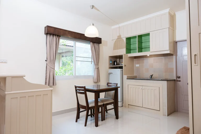 triple-room-pattaya-villawanida-04