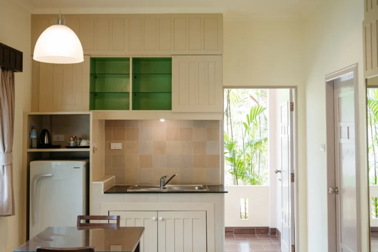 triple-room-pattaya-villawanida-05